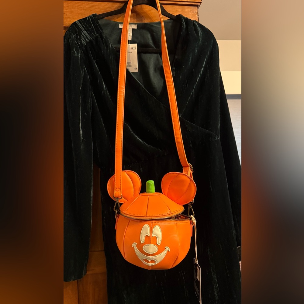 Loungefly pumpkin bag Disney NWT